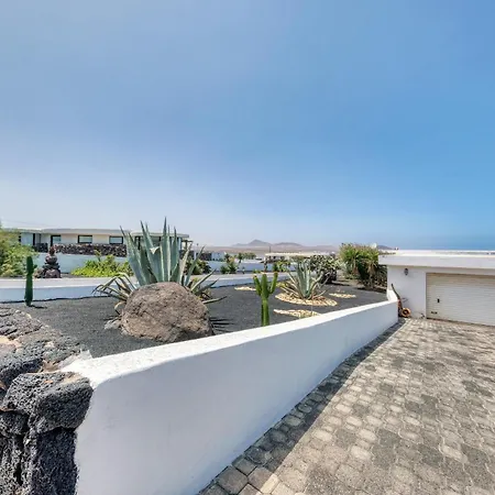 Olas Del Risco - Ocean Views - 2 Min By Lanzarote Ferienhaus Famara